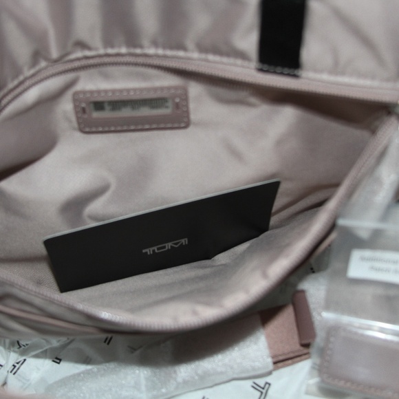 New TUMI Voyageur Valetta Large Travel Tote Bag Lavender NWT - Picture 5 of 5